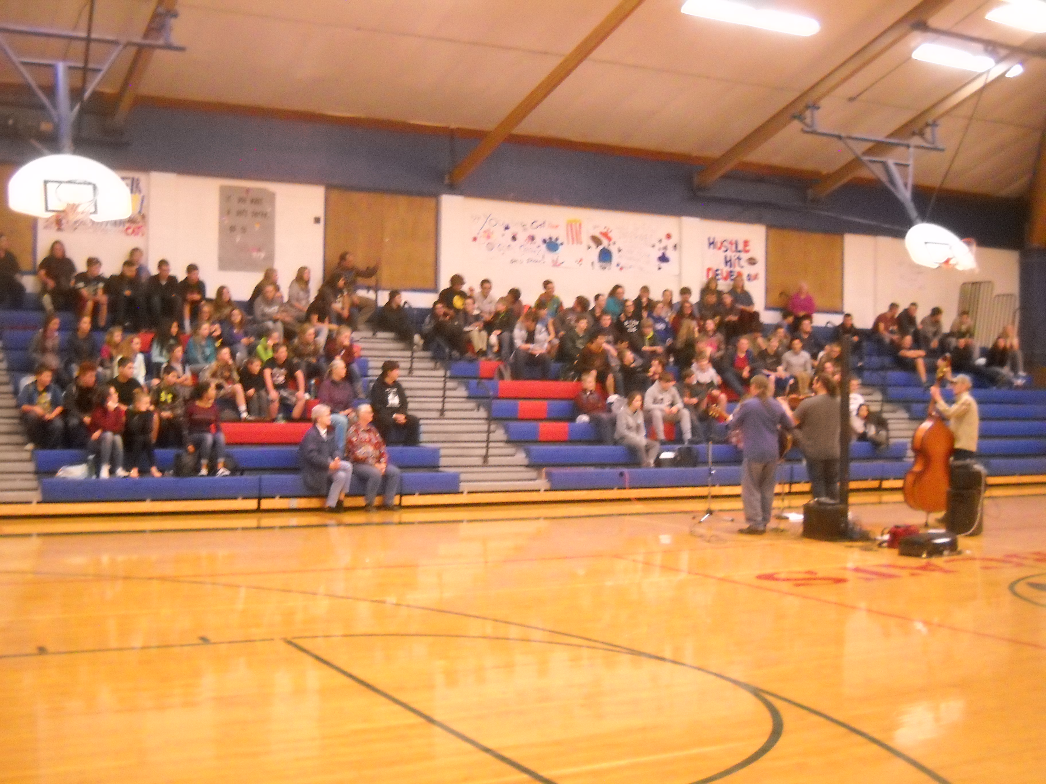 Dennis Stroughmatt et l'Esprit Creole presenting to Superior High School Students